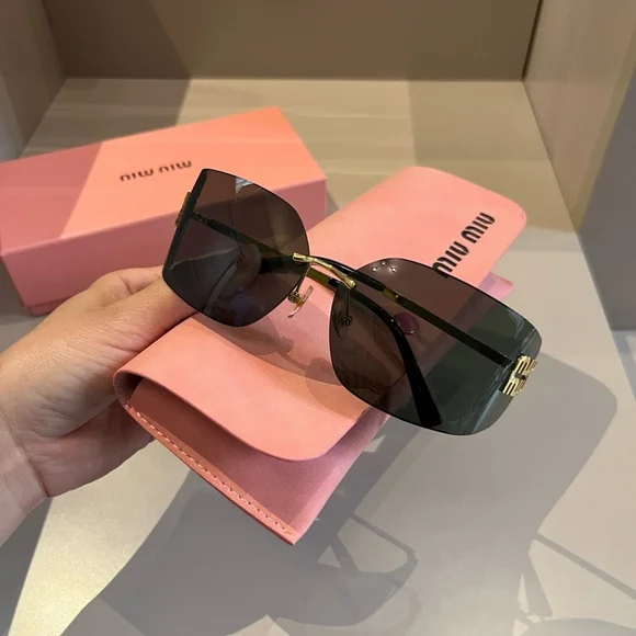 Miu Miu Women\'s fashionable casual sunglasses MIU MIU Women main image 2